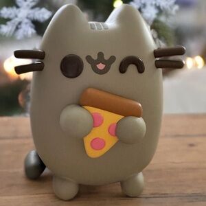 Funko Pop Pusheen The Cat 10 Year Anniversary With Pizza 10 Inch, No. 29.